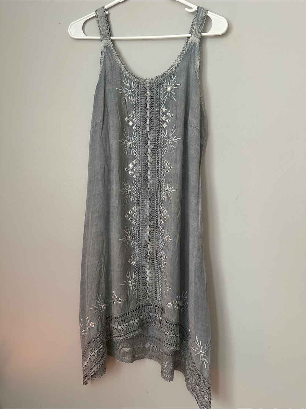 Gray Embroidered Sleeveless Sundress size L